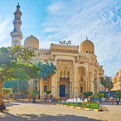 abu-al-abbas-mursi-mosque-alexandria-egypt-december-carved-stone-facade-tall-minaret-domes-decorated-complex-108463102